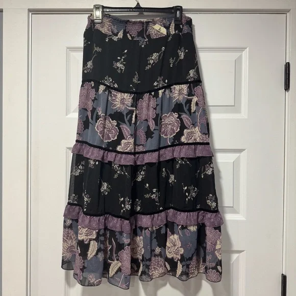 Black and Lavender Floral Maxi Skirt - Picture 3 of 11
